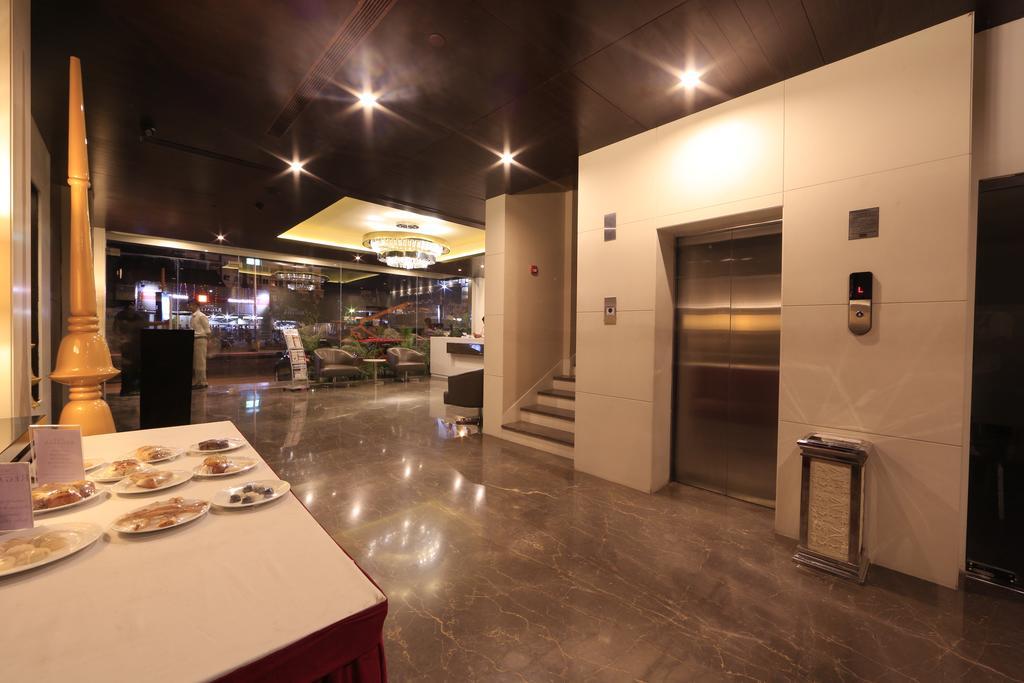 Hotel Regalia Tirupati Ngoại thất bức ảnh